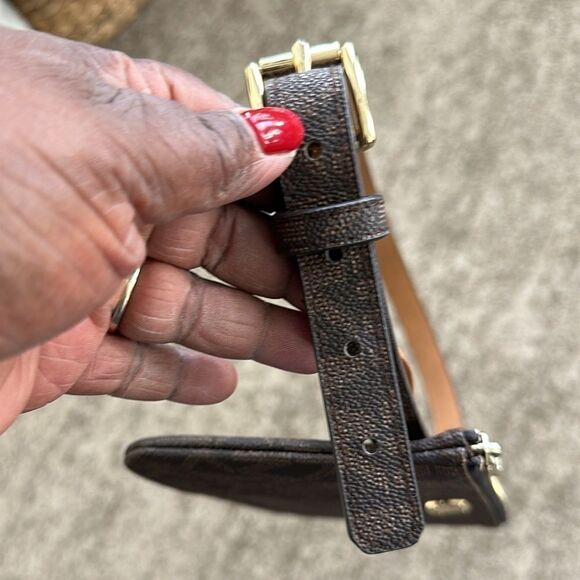 Michael Kors Signature Belt Bag - Picture 4 of 8